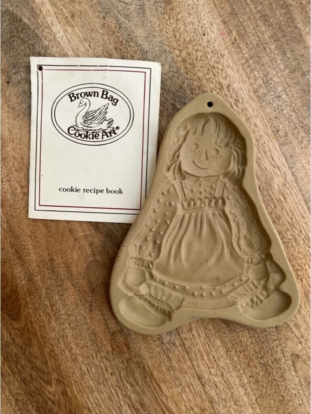 Vintage Brown Bag Cookie Art Raggedy Ann Cookie Mold with Recipe Book 1985